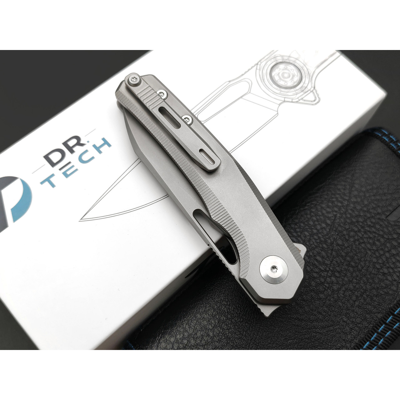 Dr.Tech складной нож Ondin Neo D4281G сталь M390, рукоять Титан TC4 серый