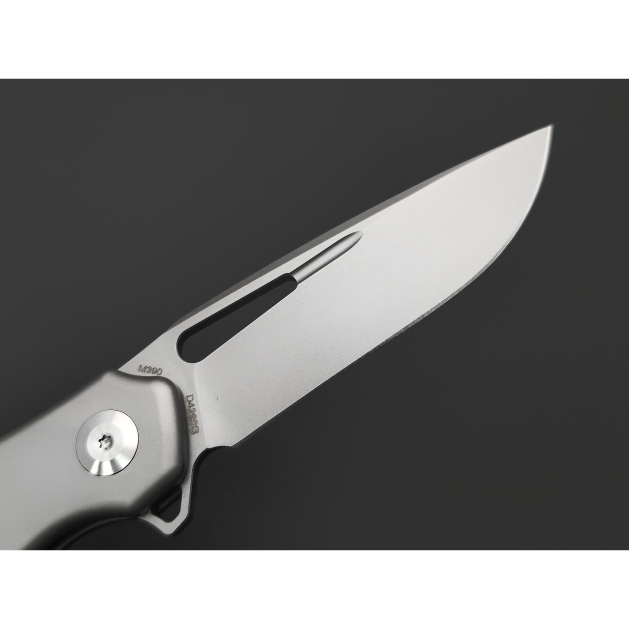 Dr.Tech складной нож Specter D4260G сталь M390, рукоять Титан TC4 серый