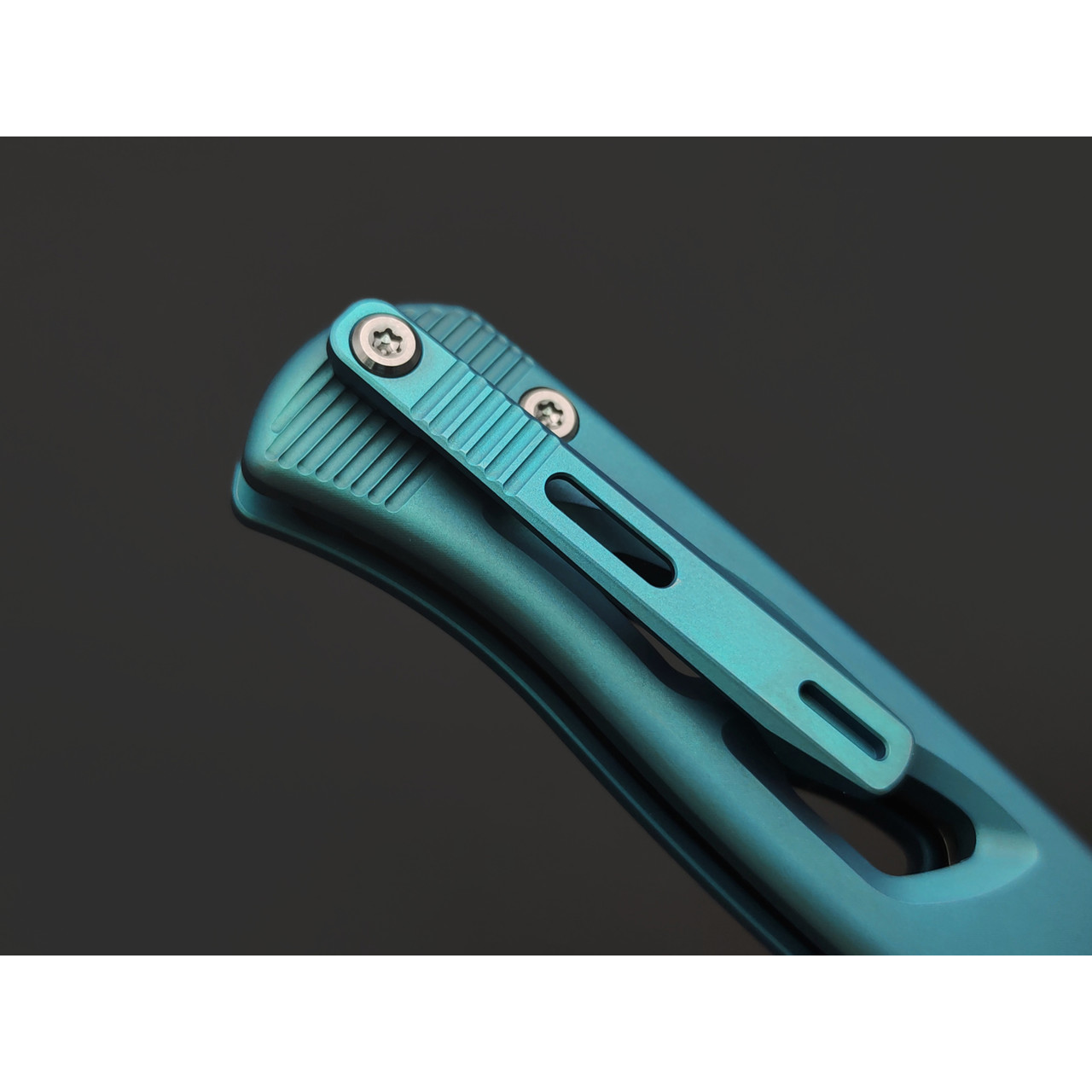 Dr.Tech складной нож Specter D4260BL сталь M390, рукоять Титан TC4 синий