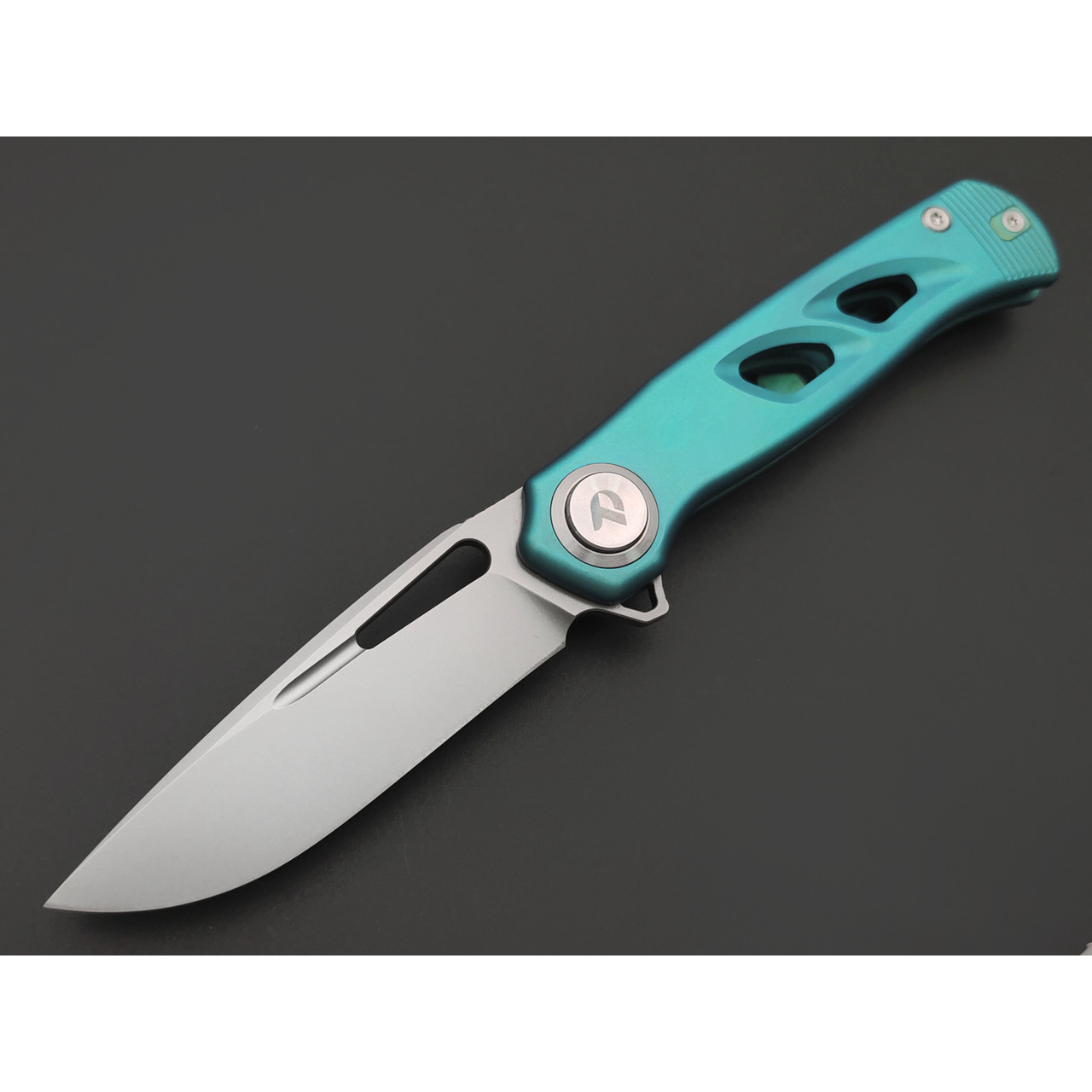 Dr.Tech складной нож Specter D4260BL сталь M390, рукоять Титан TC4 синий
