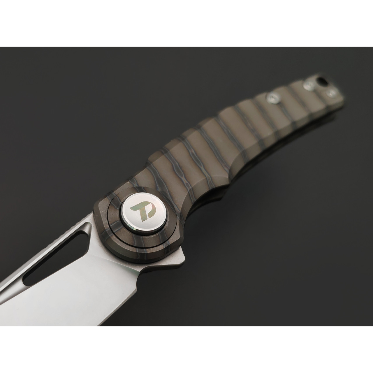 Dr.Tech складной нож Ondin Pro D4130BF сталь M390, рукоять Титан TC4 бронзовое пламя