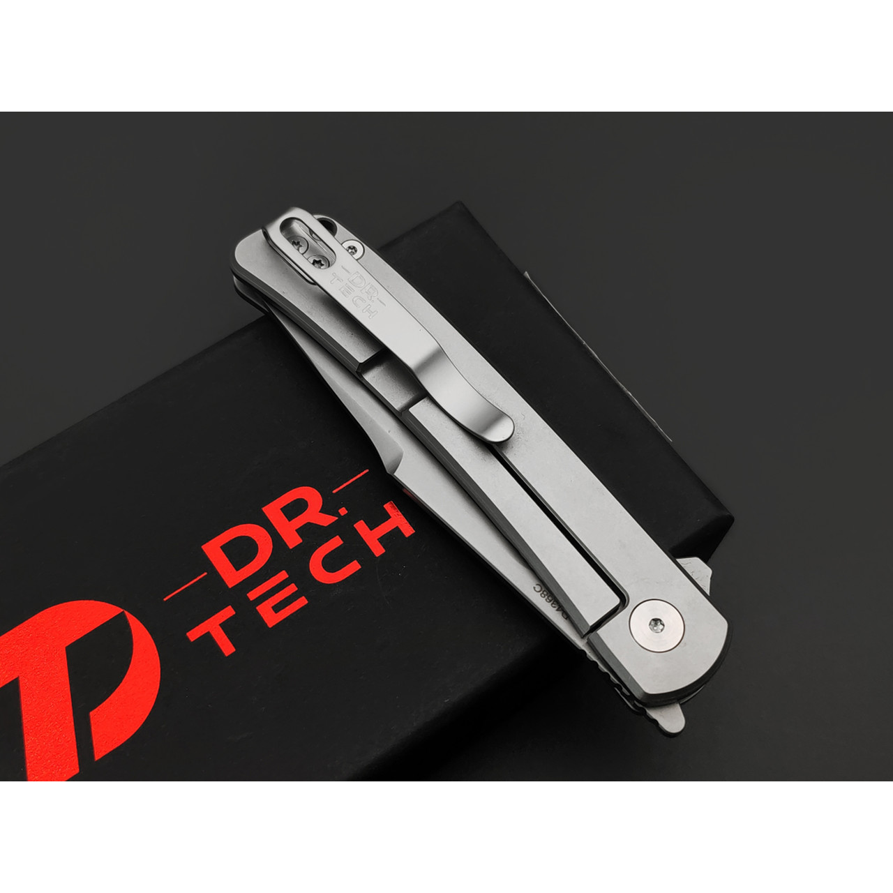 Dr.Tech складной нож Razor D4368C сталь D2, рукоять Титан TC4 чёрный, карбон