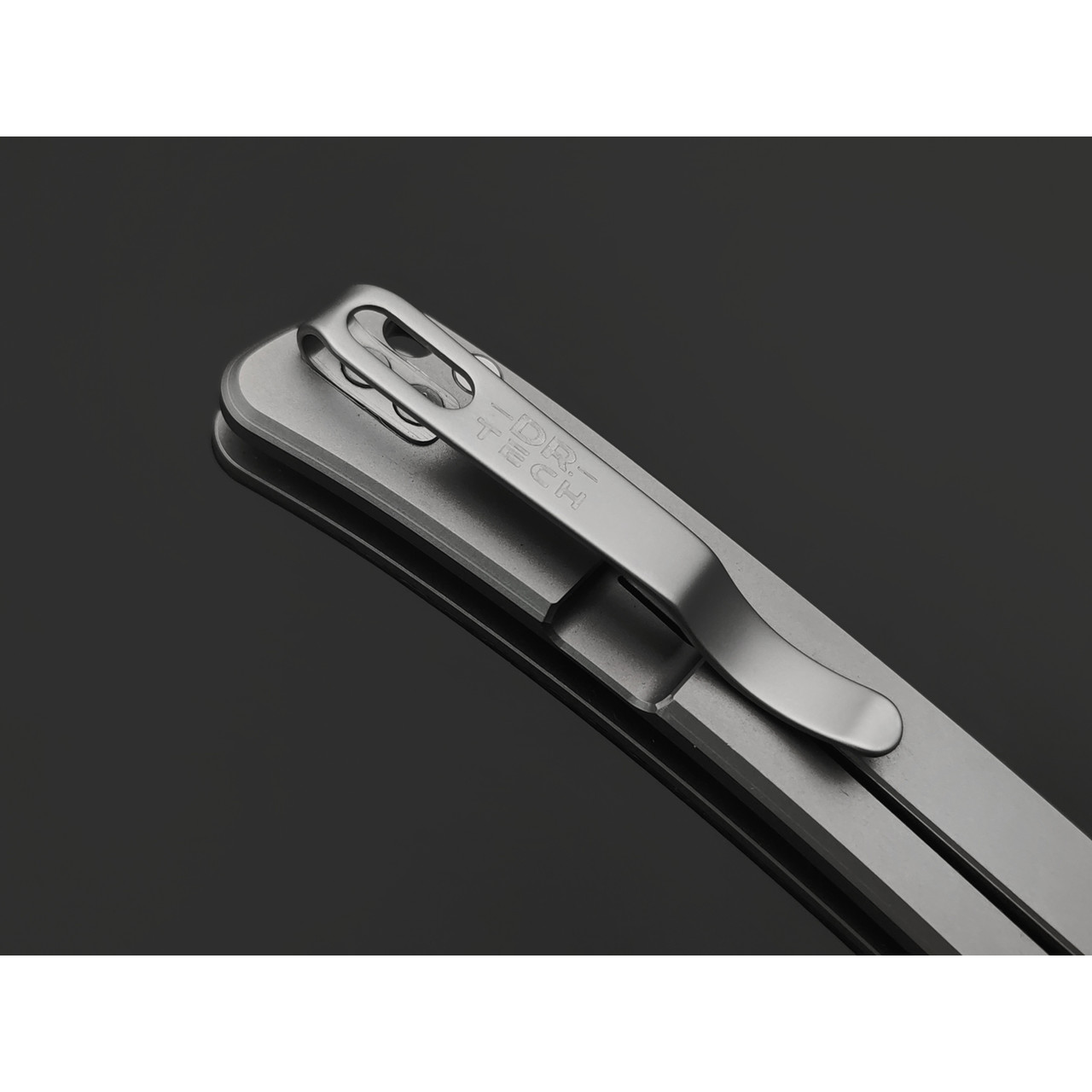 Dr.Tech складной нож Razor D4368C сталь D2, рукоять Титан TC4 чёрный, карбон