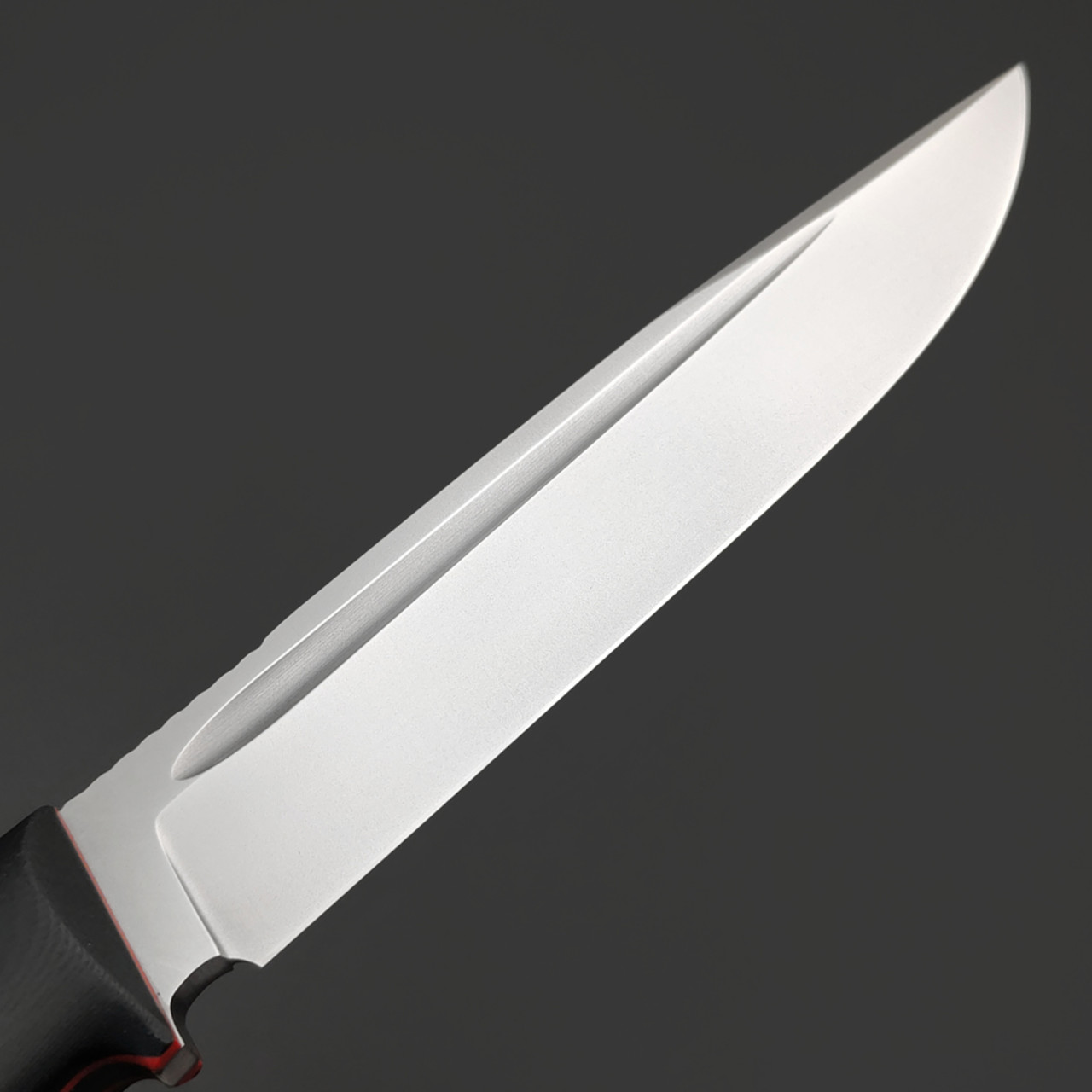 Град Горький нож Тигр сталь VG-10, рукоять G10 чёрный с красным, винты