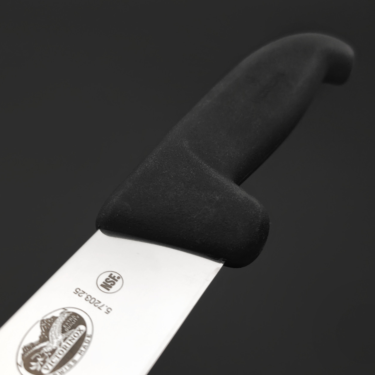 Нож мясника Victorinox Fibrox 25 см 5.7203.25 сталь X50CrMoV15 рукоять TRE