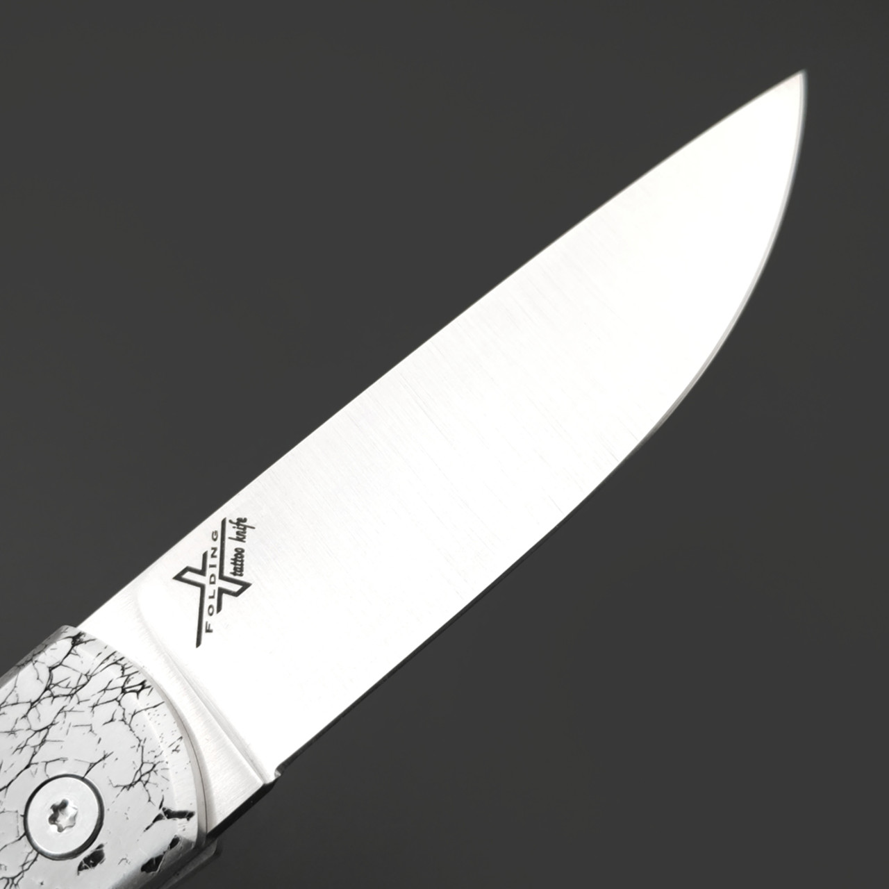 X Тату нож складной Модель X2 "Король Азарта", сталь Aus10Co, рукоять AISI420 с гравировкой