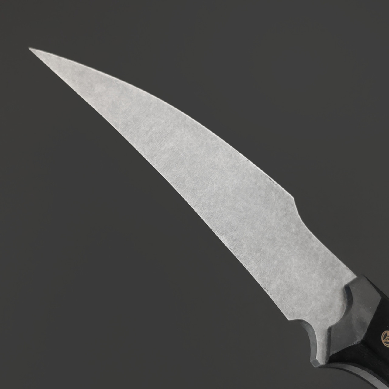 Нейрис нож Claw сталь CPM 3V стоунвош, рукоять G10 черный, мозаичные пины