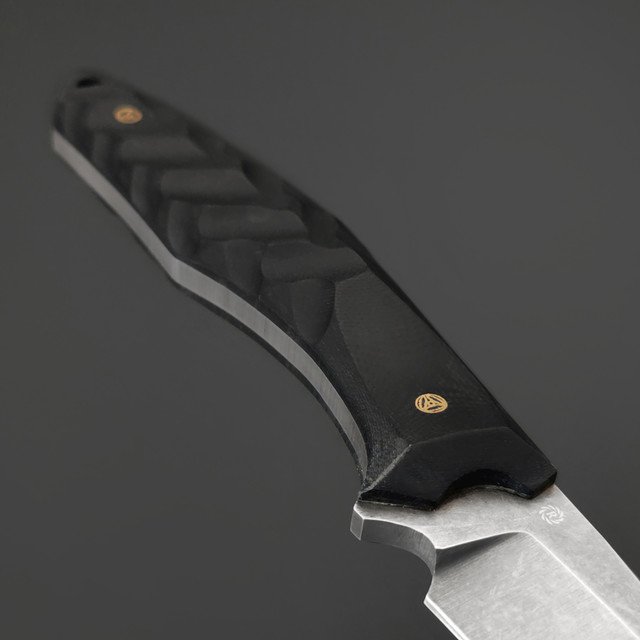 Нейрис нож Claw сталь CPM 3V стоунвош, рукоять G10 черный, мозаичные пины