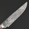 Платонов Д.Г. кованый нож Тигр сталь Х12МФ худ. травление, рукоять стаб. шишка красная, мельхиор Платонов Д.Г. кованый нож Тигр сталь Х12МФ худ. травление, рукоять стаб. шишка красная, мельхиор