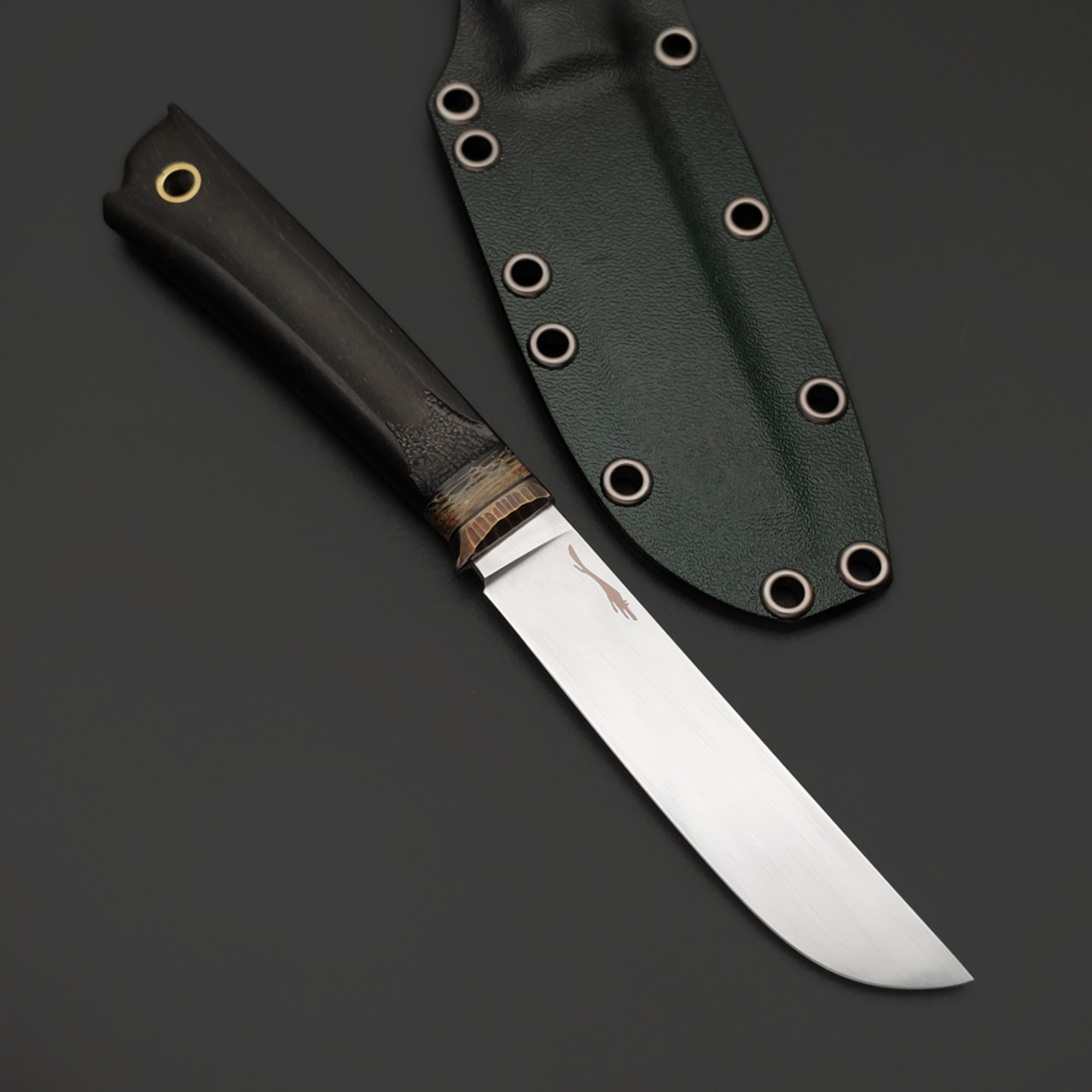 Волчий Век нож Слонёнок Custom, сталь M390 WA продольный сатин, рукоять граб, стаб. Кость жирафа, латунь, бронза