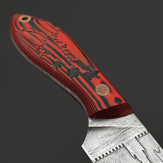 Волчий Век нож «Кремлёвская» Масичька Custom сталь 95х18 WA, худ. травление, рукоять G10 красный, латунь