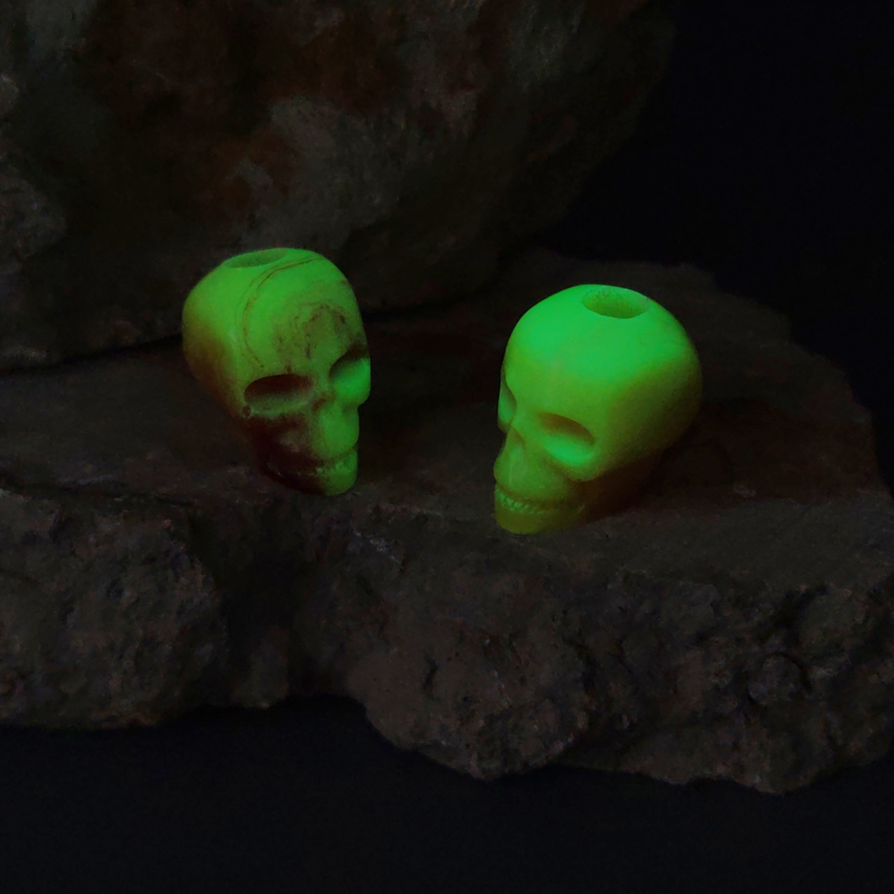 КТО! бусина Череп neon yellow & red, люминофор green
