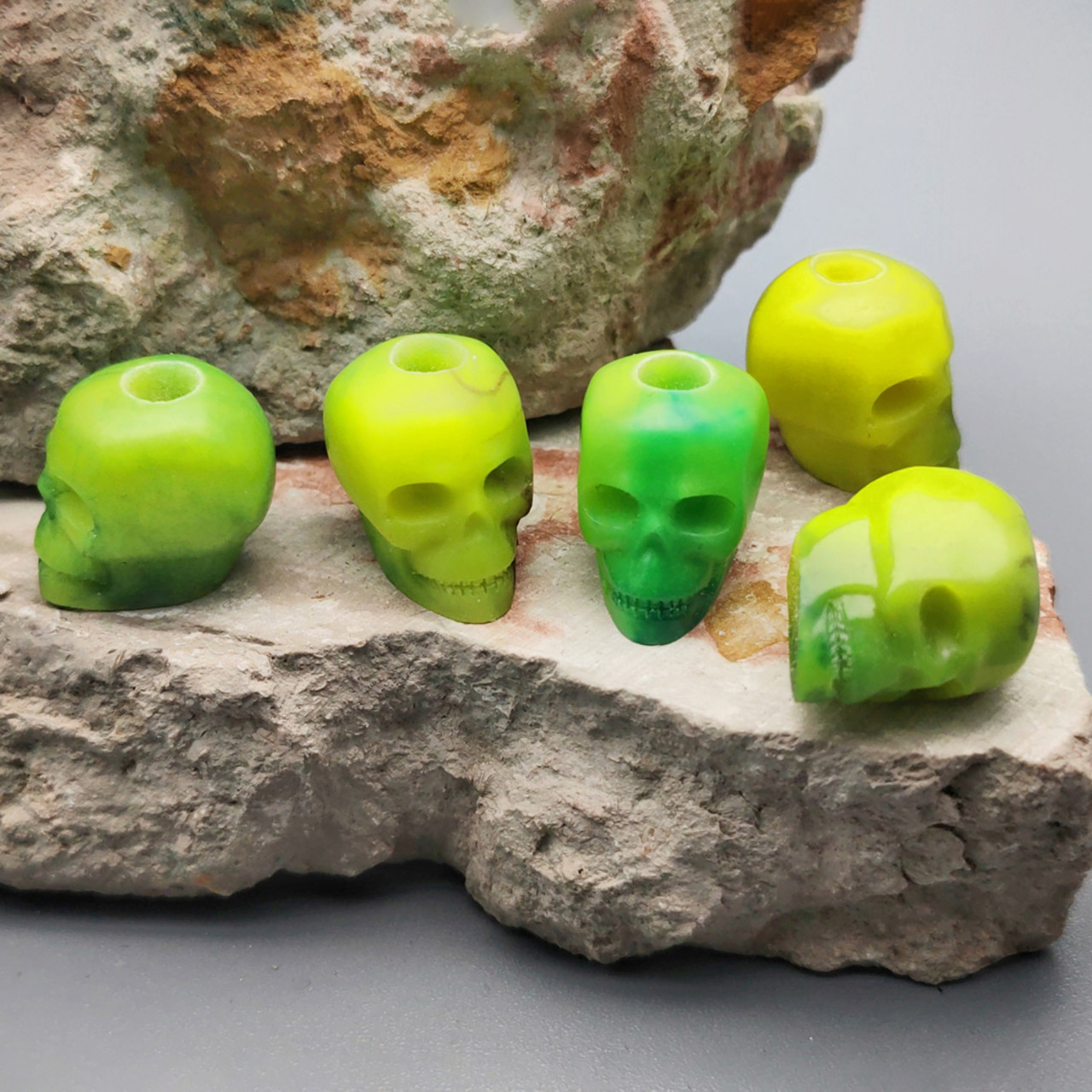 КТО! бусина Череп neon green, люминофор green