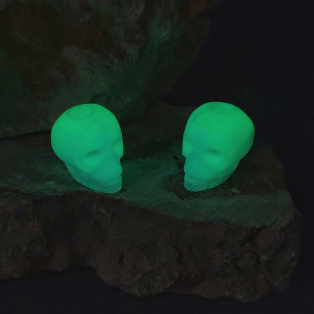 КТО! бусина Череп neon mint & blue, люминофор green