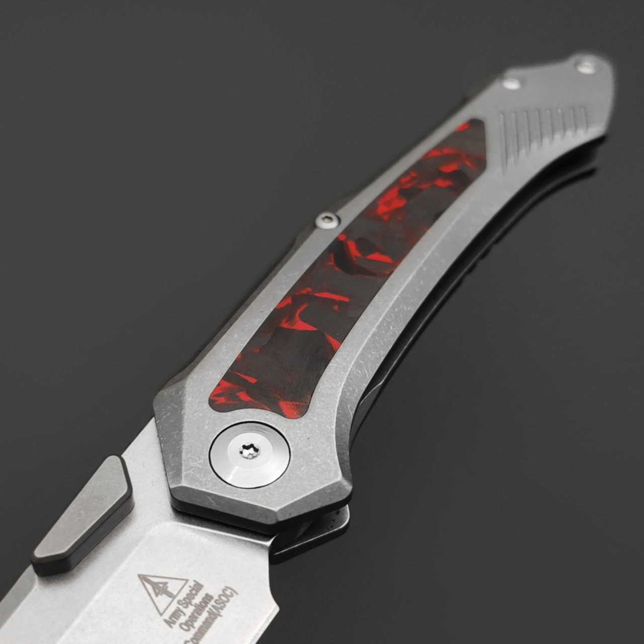 Alpha Miu складной нож Vigil RD1 сталь VG-10, рукоять Титан TC4, карбон красный, шпенёк