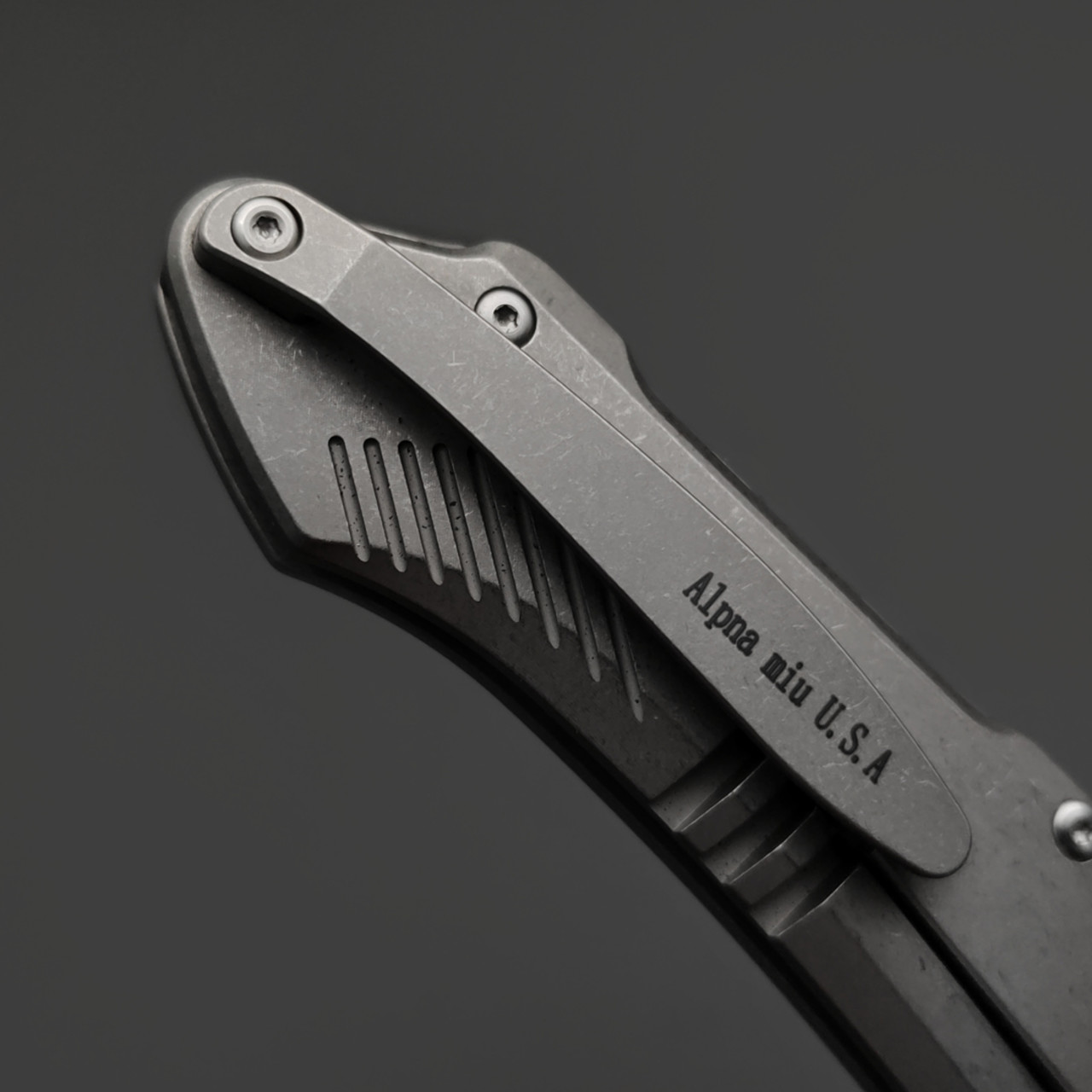 Alpha Miu складной нож Vigil BL1 сталь N690Co рукоять Титан TC4, карбон синий, шпенёк