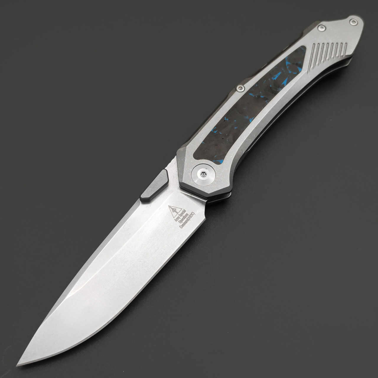 Alpha Miu складной нож Vigil BL1 сталь N690Co рукоять Титан TC4, карбон синий, шпенёк