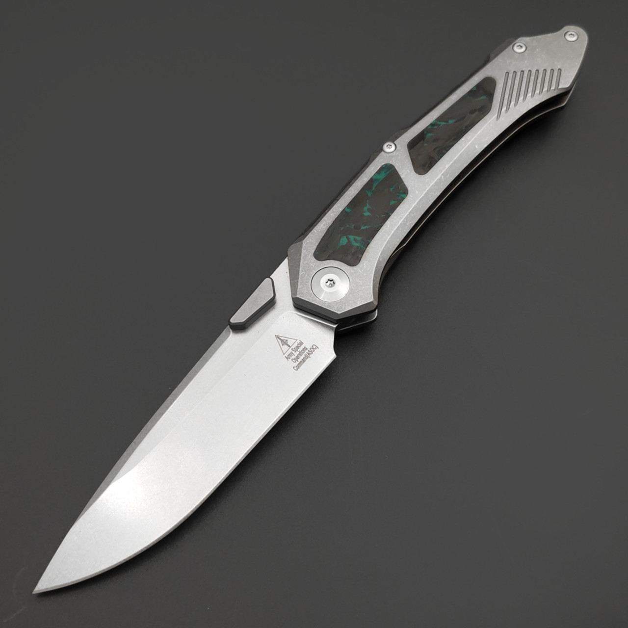 Alpha Miu складной нож Vigil GR2 сталь N690Co рукоять Титан TC4, карбон зелёный, шпенёк