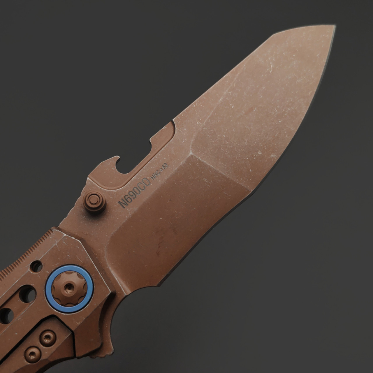 Alpha Miu складной нож Martian Bronze сталь N690Co рукоять Титан TC4