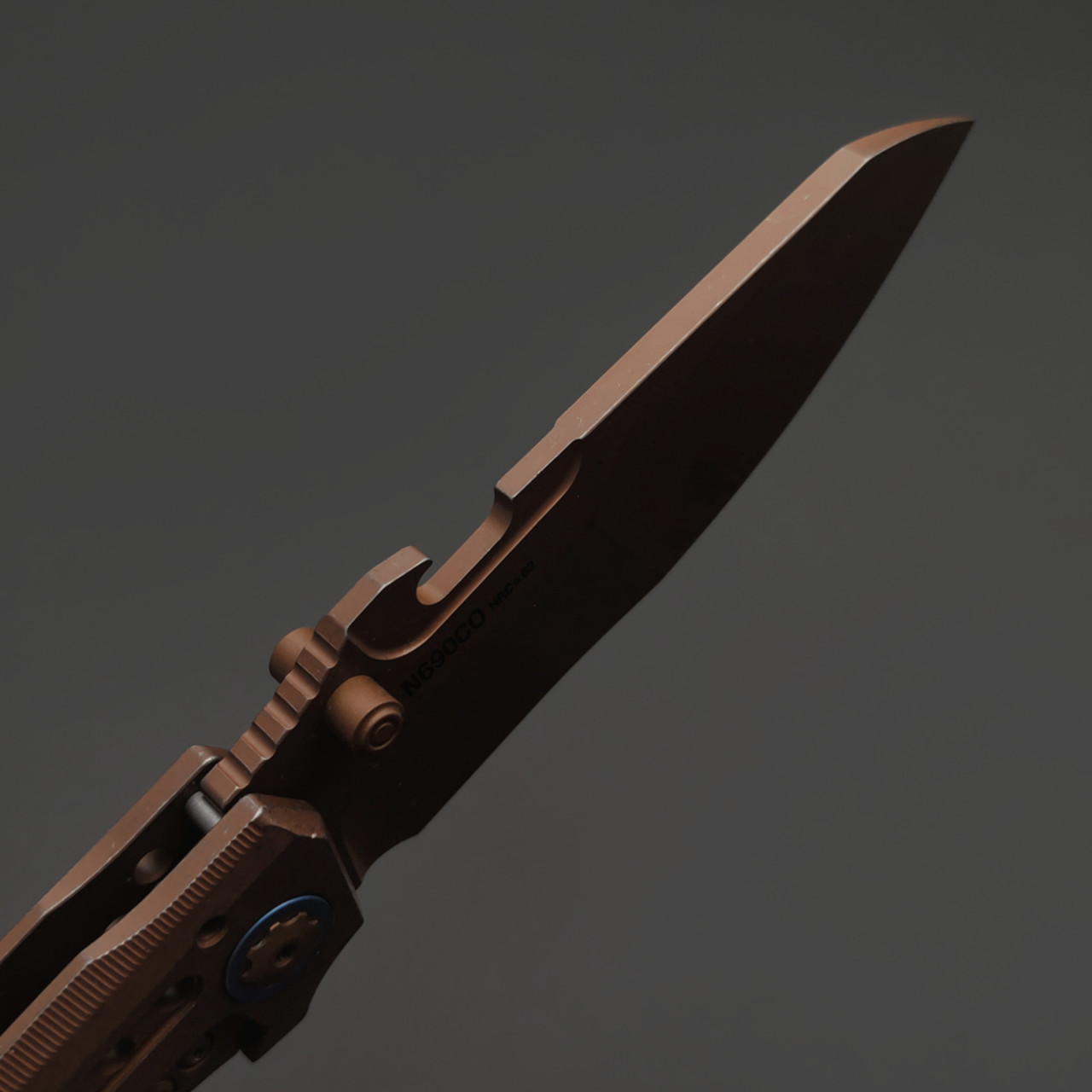 Alpha Miu складной нож Martian Bronze сталь N690Co рукоять Титан TC4