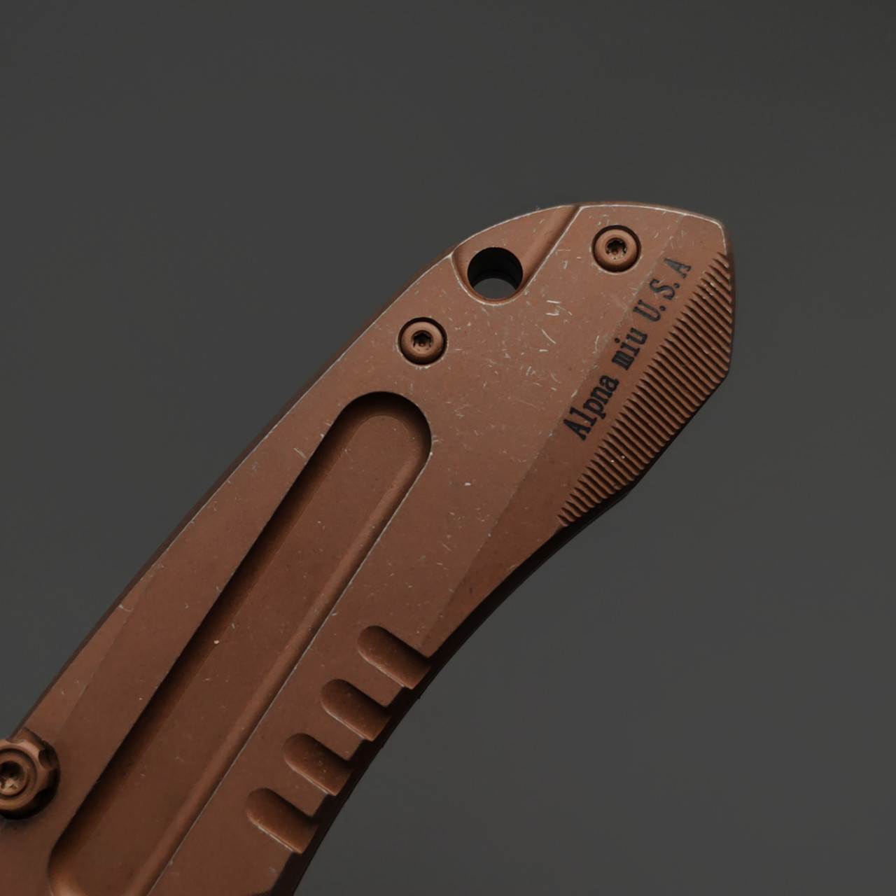 Alpha Miu складной нож Martian Bronze сталь N690Co рукоять Титан TC4