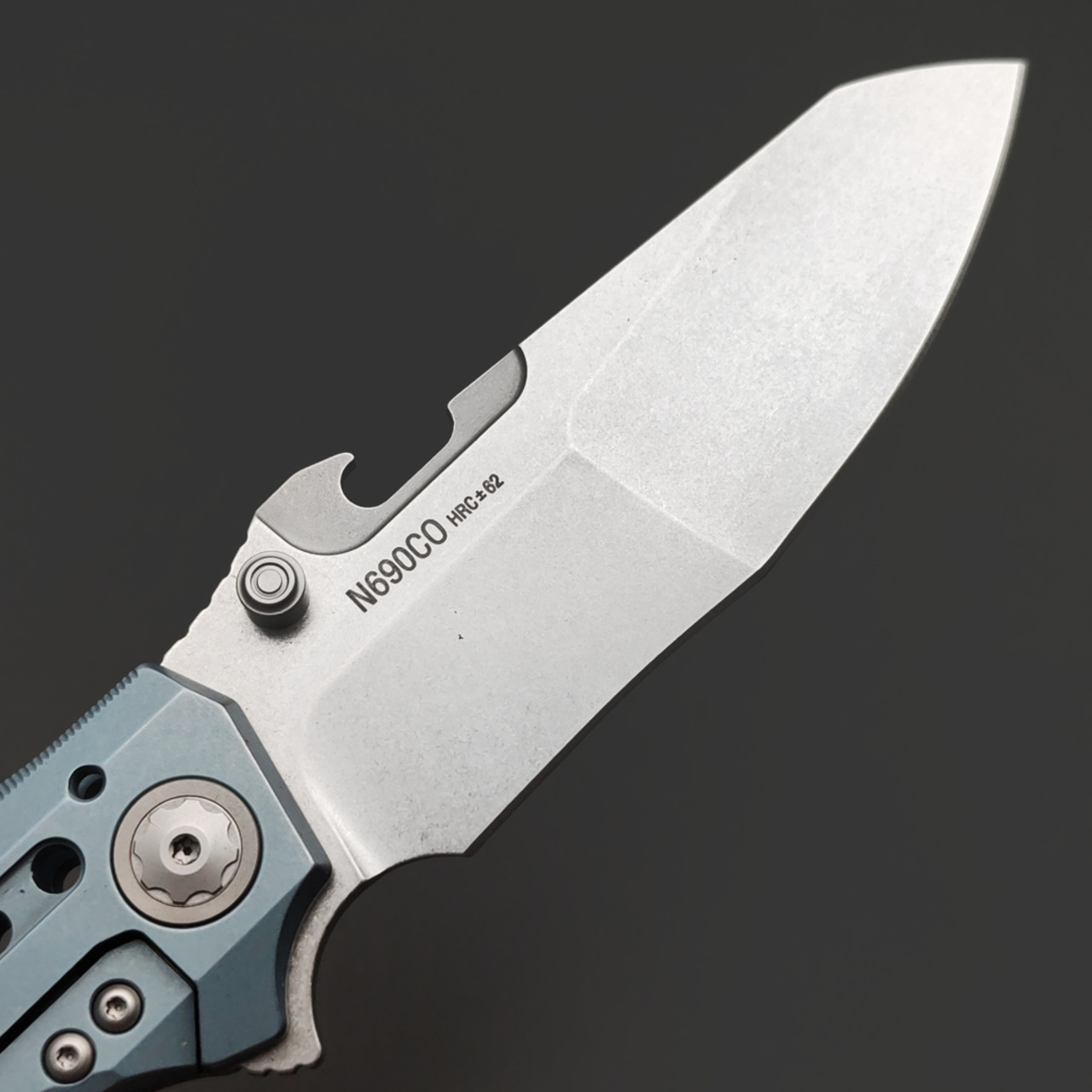 Alpha Miu складной нож Martian Light Blue сталь N690Co рукоять Титан TC4