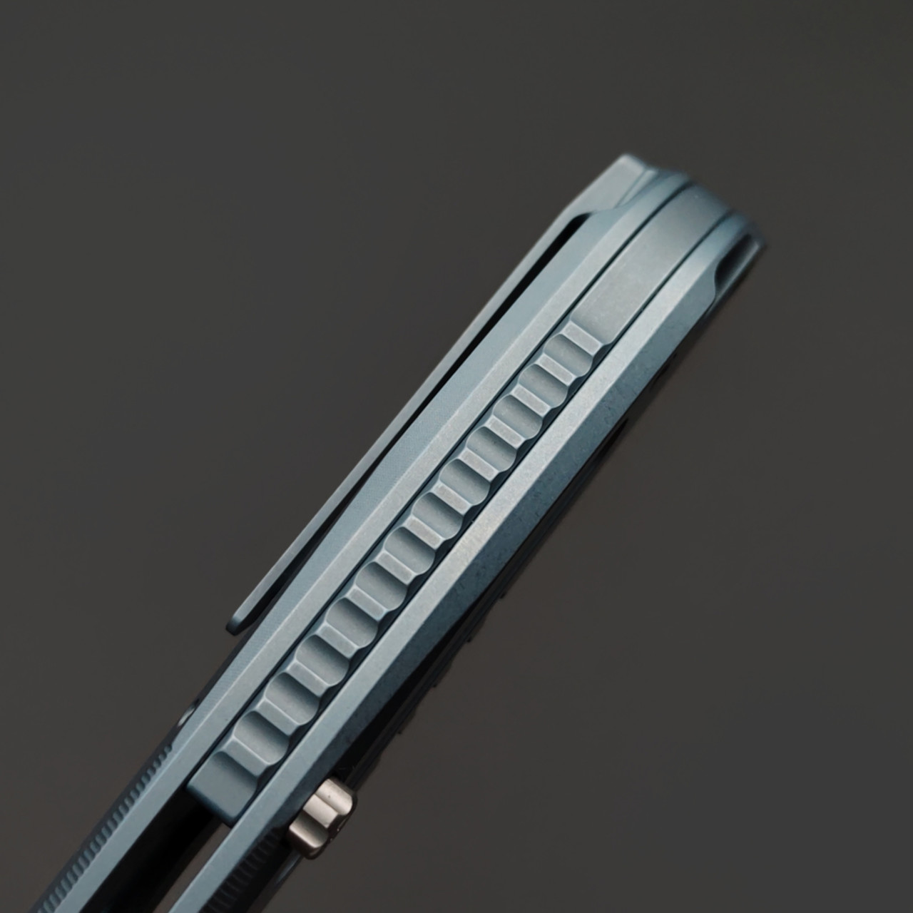 Alpha Miu складной нож Martian Light Blue сталь N690Co рукоять Титан TC4