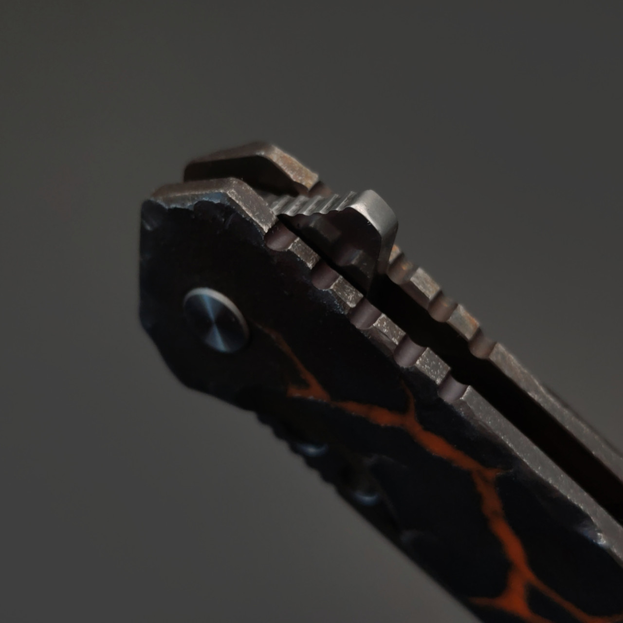 Alpha Miu складной нож Custom Lava Limited Edition сталь Тамахаганэ, рукоять Титан TC4