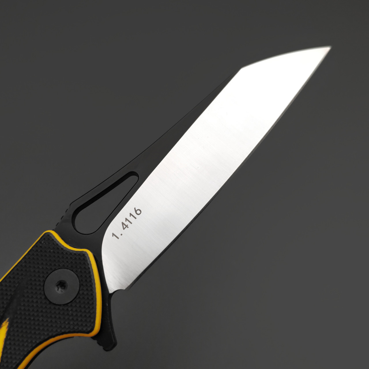 Alpha Miu складной нож Antix сталь 1.4116, рукоять G10 черный с жёлтым