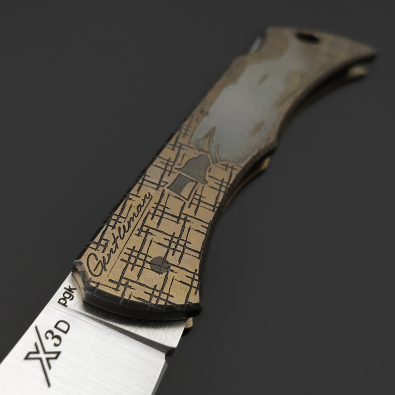 X Тату нож складной Модель X3 D Джентльмен, сталь PGK, рукоять Титан с гравировкой и анодированием